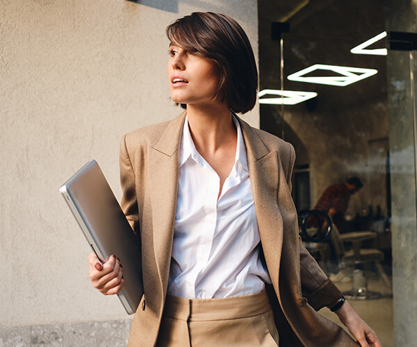 Bespoke tailor Dubai uae